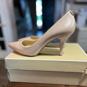Michael Kors Flex Mid Pump Leather Size 9